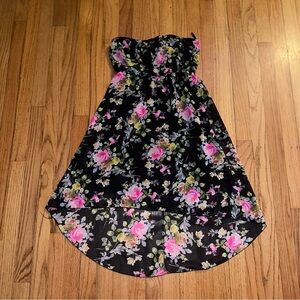 Chic Floral High-Low Dress in Black and Pink
